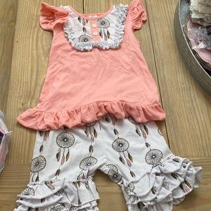 Kids boutique set, fits like 5/6